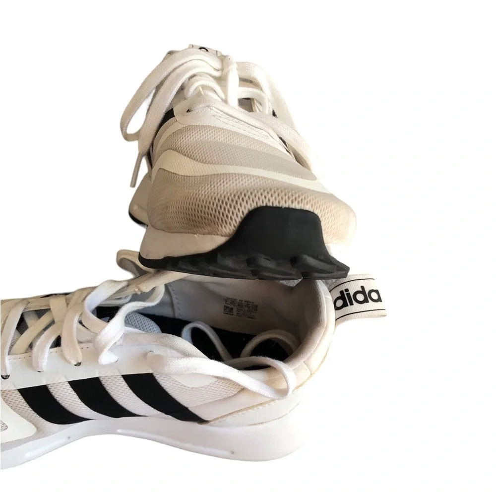 Adidas White and‎ Black Smooth Runner Elastic Sneaker Men’s 7 Women’s 9 Unisex